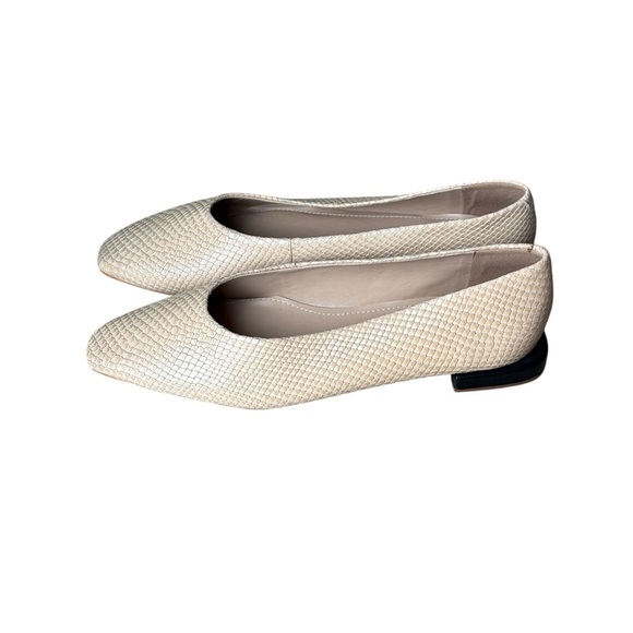 Saks Fifth Avenue Snakeskin Embossed Leather Flats Beige Shoes Size 8.5 - Picture 7 of 11